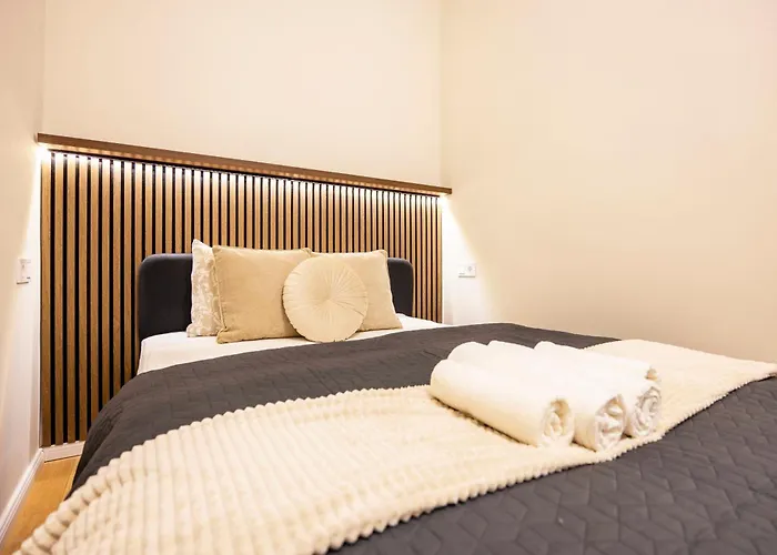 Deluxe Izabella City Center Residence With 4Bedrm, 3Bathrm