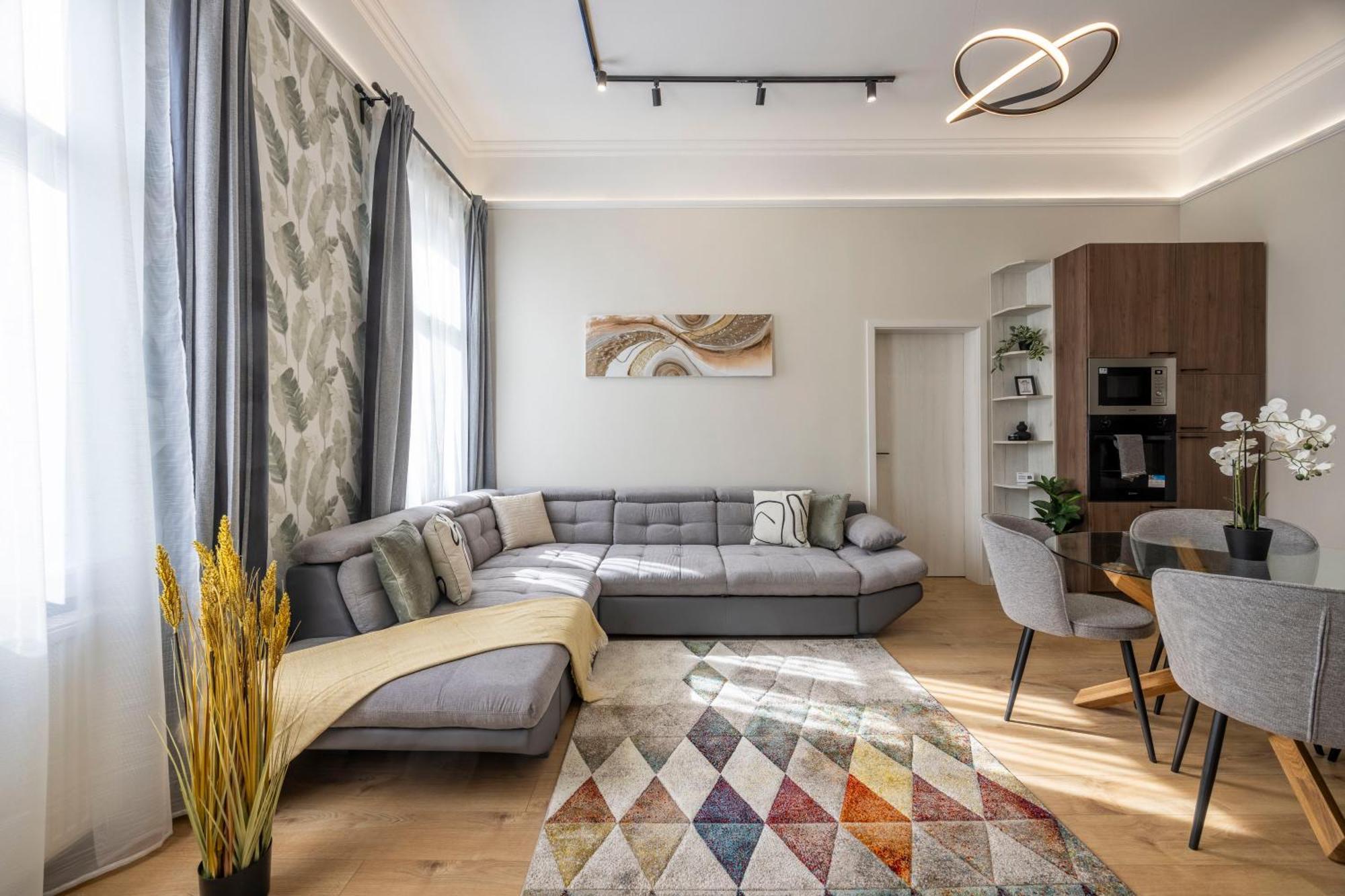 Apartmán Deluxe Izabella Center With 4bedrm, 3bathrm *