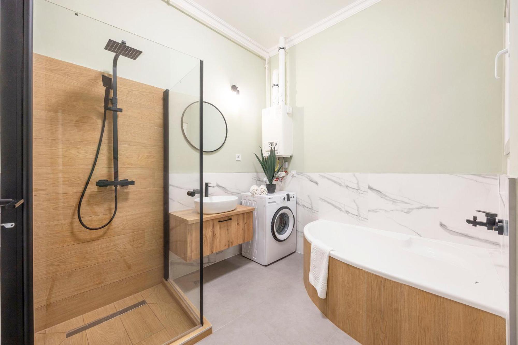 Deluxe Izabella Center With 4bedrm, 3bathrm Apartmán *