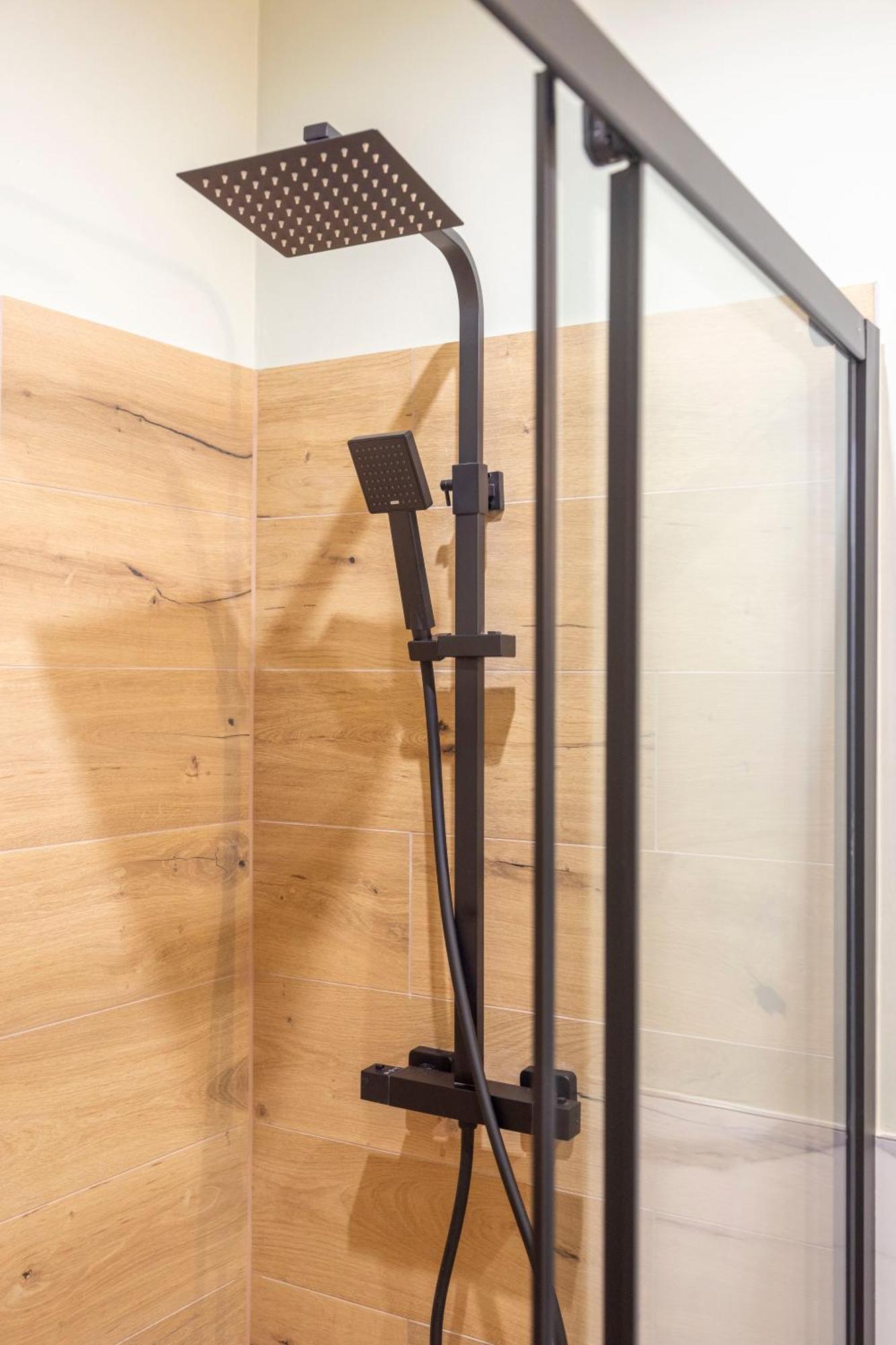 Deluxe Izabella Center With 4bedrm, 3bathrm Apartmán