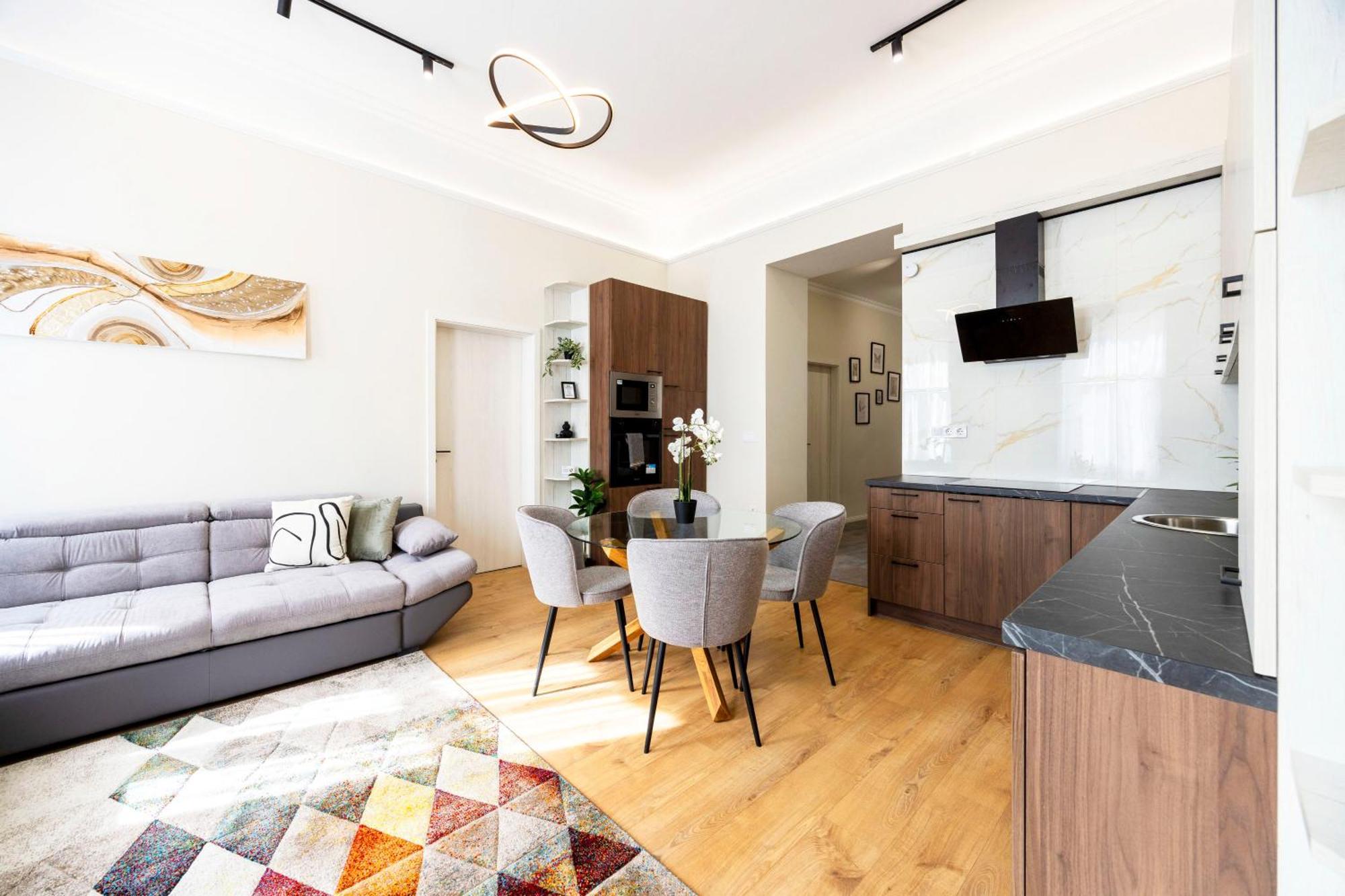 Deluxe Izabella Center With 4bedrm, 3bathrm Apartmán Budapešť