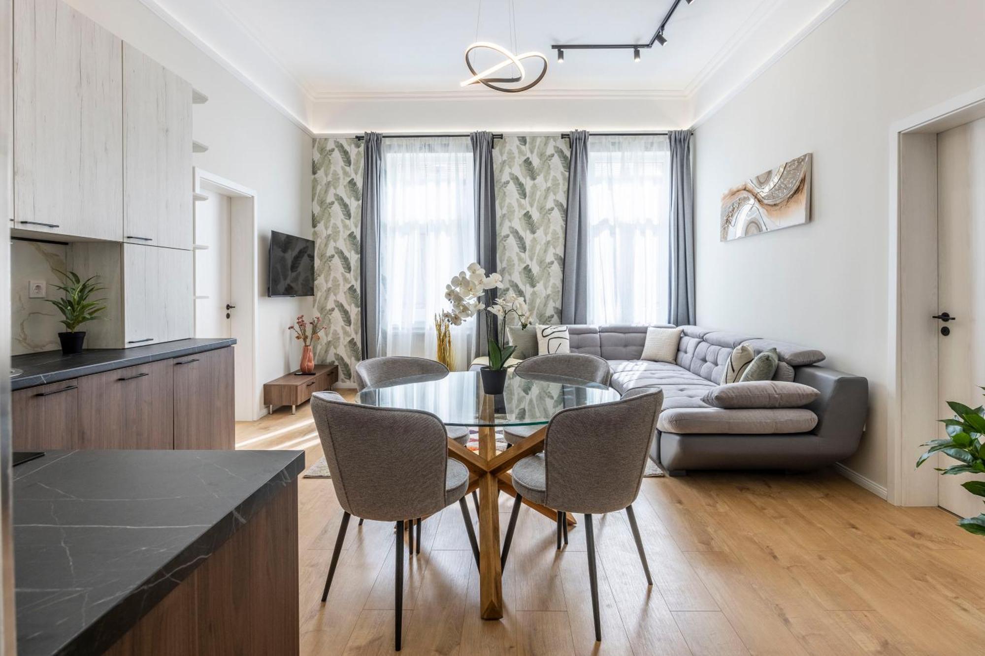 Deluxe Izabella Center With 4bedrm, 3bathrm Apartmán Budapešť