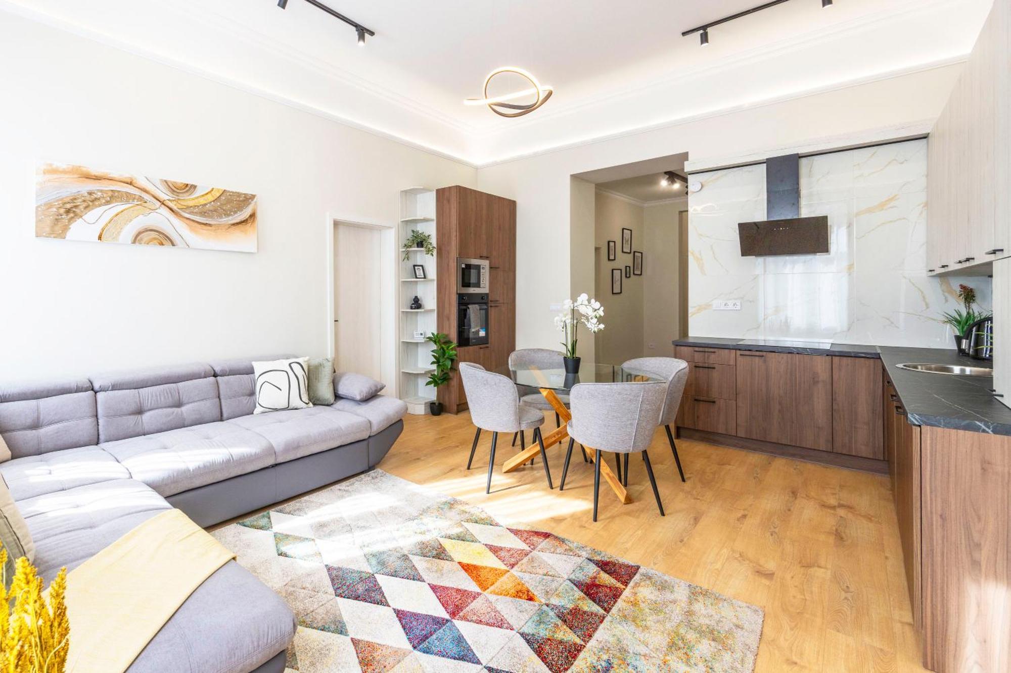 Deluxe Izabella Center With 4bedrm, 3bathrm Apartmán Budapešť